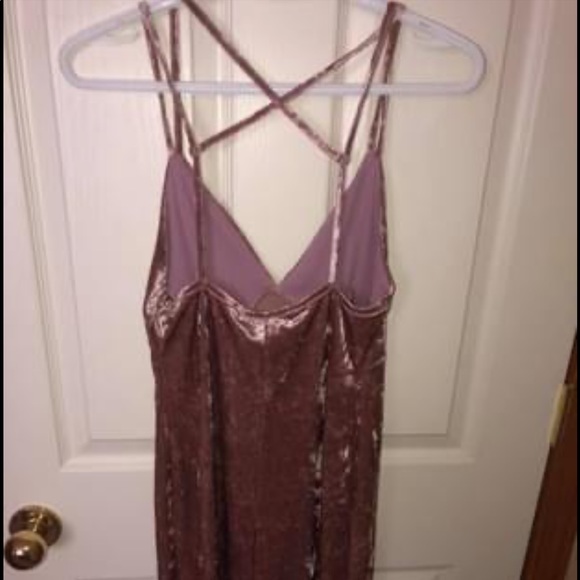 Pink velvet dress - Picture 2 of 2